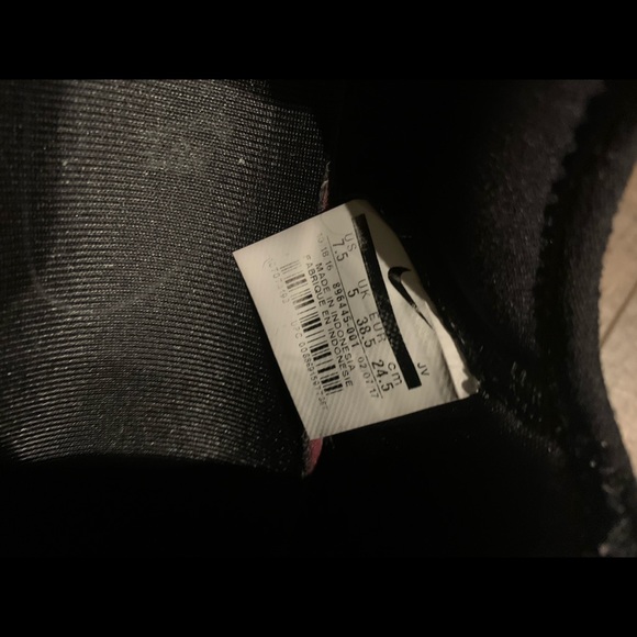 Black Nike Woman’s Tennis Shoes - Picture 6 of 6